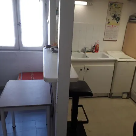 Mezzanine Proche Des Arenes Apartment Nimes
