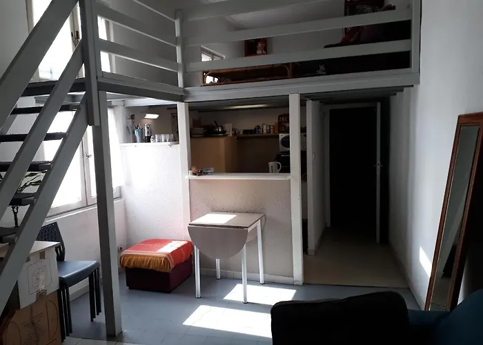 Mezzanine Proche Des Arenes